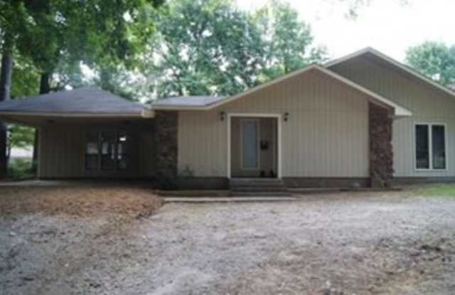 5773 Sunset Point Rd N - 5773 North Sunset Point, Shelby County, TN 38135