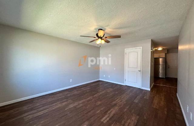 3010 - 3012 Willowcreek Rd