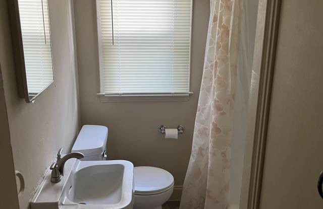 2348 East 37th Street