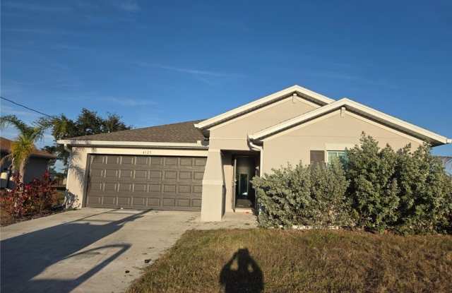 4125 NE 15th Place