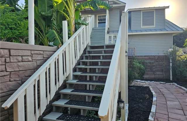 221 Commerce Street unit: B