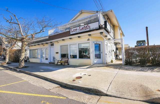 5810 Edgewater Ave - 5810 Edgewater Avenue, Ventnor City, NJ 08406