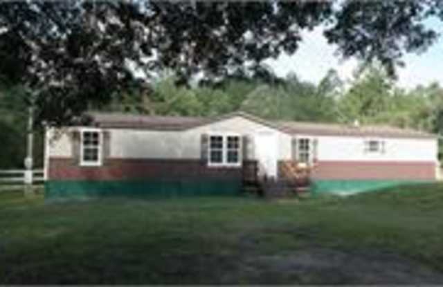 Fully renovated double wide in Middleburg
