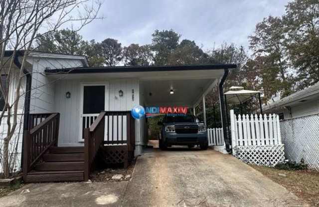 Photo of Great location newly RENOVATED ranch in Brookhaven