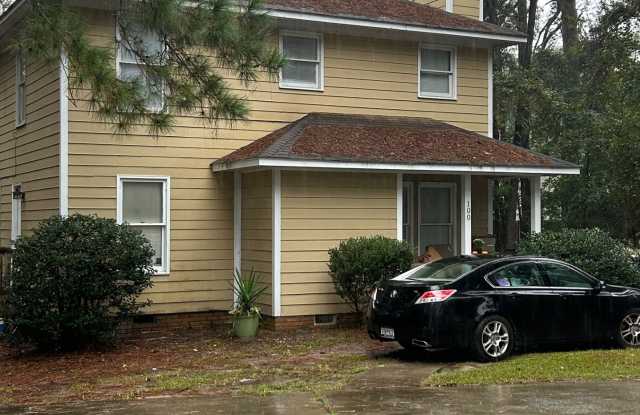 Photo of 100 Misty Oak - Apt B