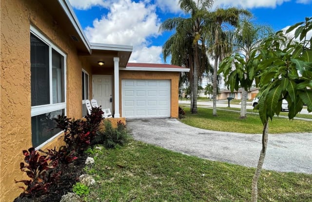 11420 NW 35th St - 11420 Northwest 35th Street, Sunrise, FL 33323