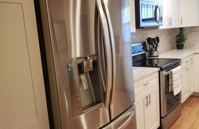 6021 SE Landing Way Bldg 2 Unit #2