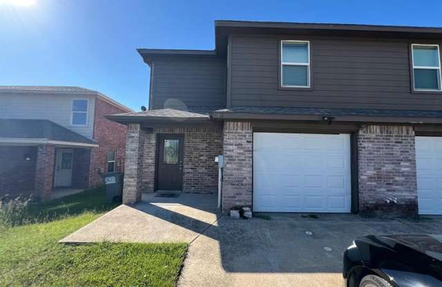 Photo of 711 E College Street