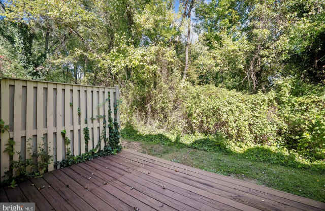 1925 DUTCH VILLAGE Drive unit: I-242