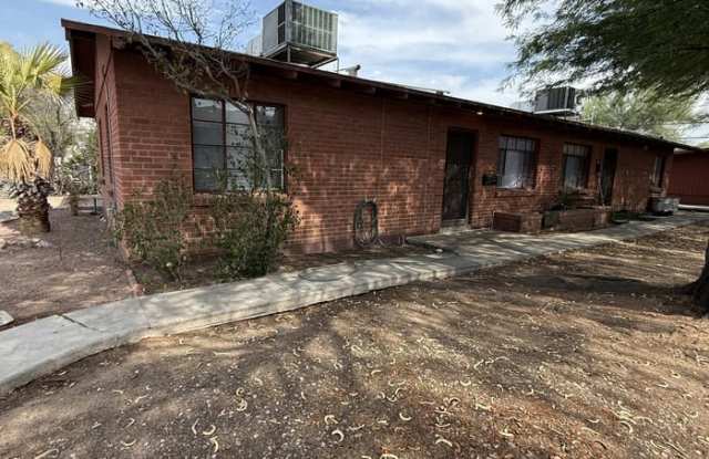 Photo of 2536 East Linden Street