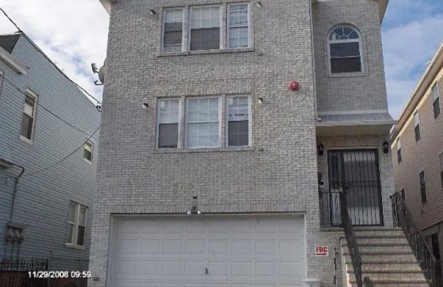 15 Wolcott Ter - 15 Wolcott Terrace, Newark, NJ 07112