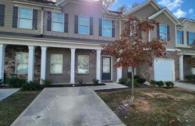 1563 Iris Walk