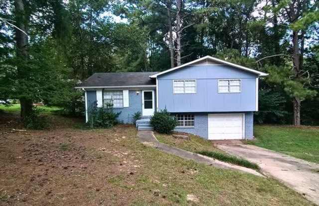 5094 Darlene Dr