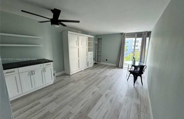 1615 West Ave