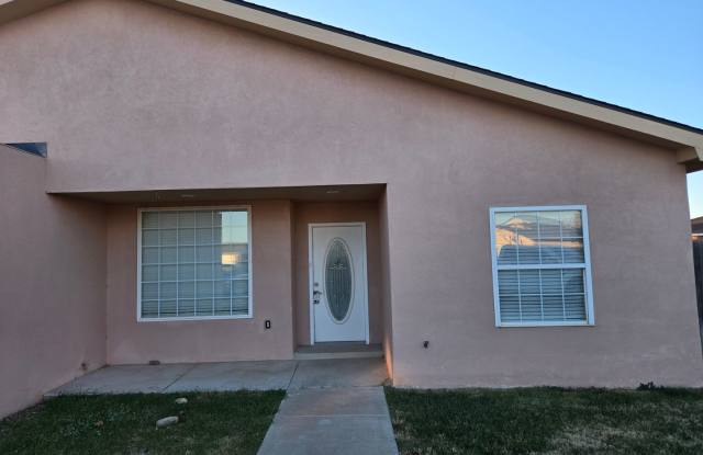 3 Bed 2 Bath Home Available NOW!