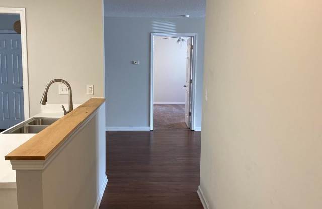 5010 Hunters Trail unit: 2