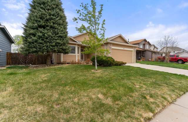 5BD/3BA ranch in Fox Hill! Cherry Creek Schools!