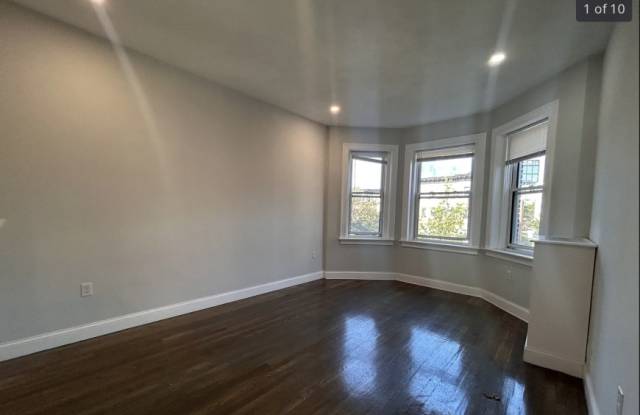 Photo of 100 Queensberry St.