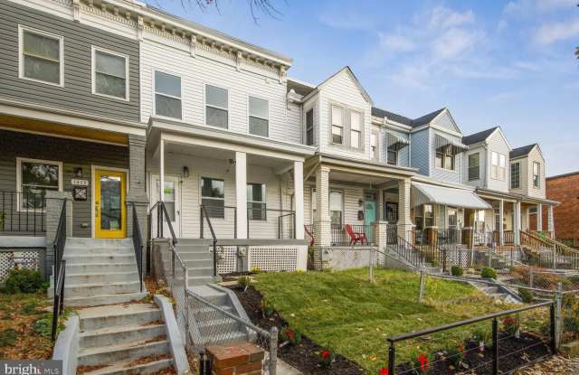 1411 MONTELLO Avenue NE