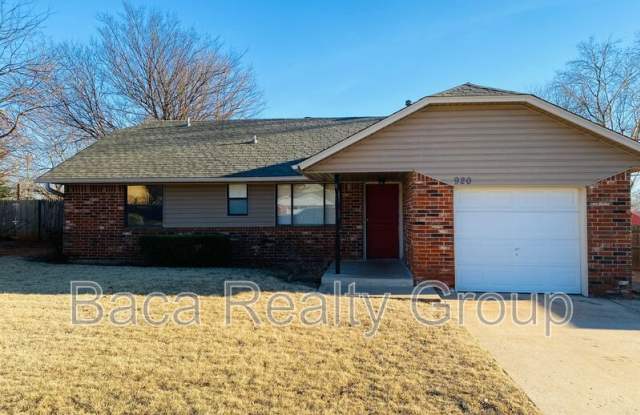 Photo of 920 Mockingbird Ln