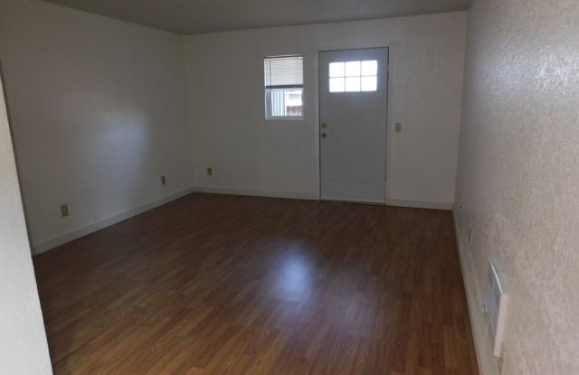 516 Shattuck Avenue South - 102