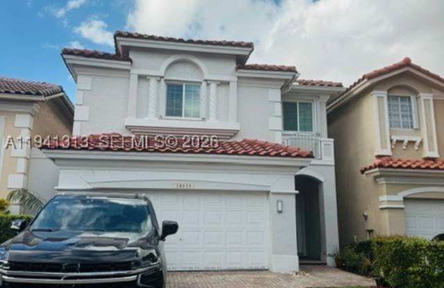 10919 NW 67th Ter