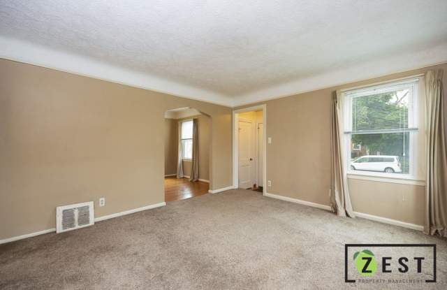 OPEN HOUSE WEDNESDAY DECEMBER 3RD 3-3:30PM Amazing 3 Bedroom 1 Bathroom - $1,375.00