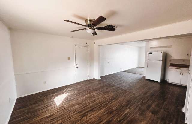 3 bed 2 bath home with Garage