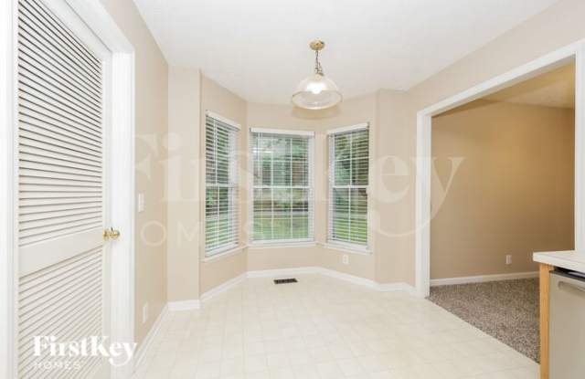 525 Forest Pointe Place