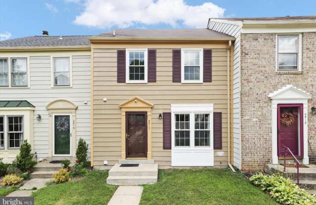 5517 CABAT LAKE COURT