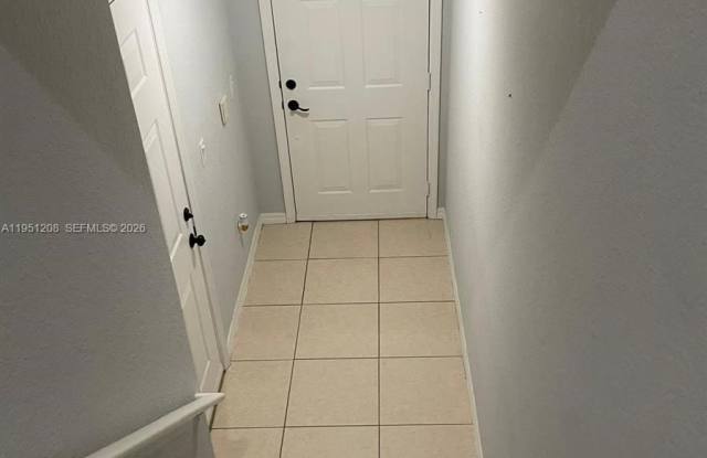 2334 Grand Central Park