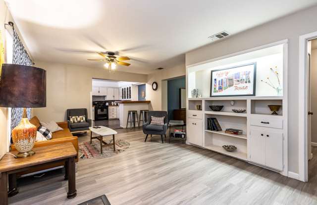 Cute midcentury modern home in central Lubbock!