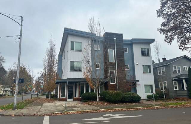 491 W 8th Ave