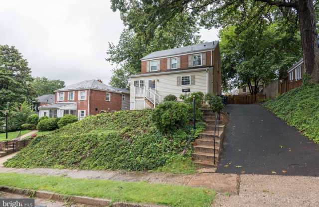 1524 N KENTUCKY Street