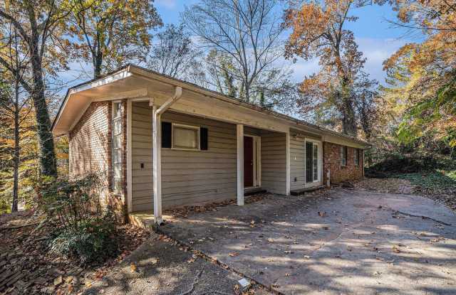 710 Luckie Lane