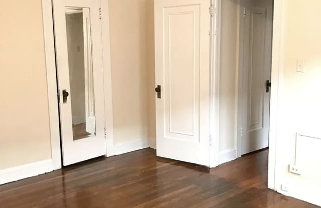 2093 Lennox RoadUnit 5