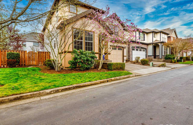 Photo of Beautiful 3+br/2.5ba House with office, fenced yard, 2 car garage and AC