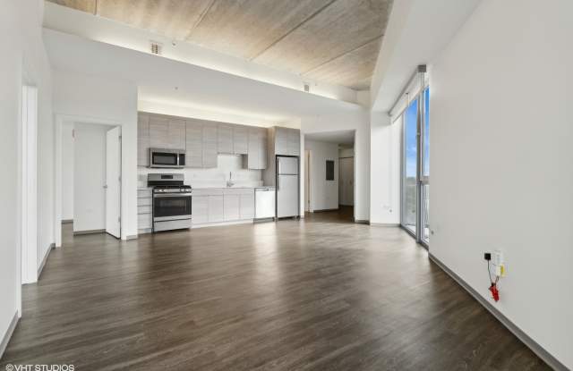 1904 N Milwaukee Ave