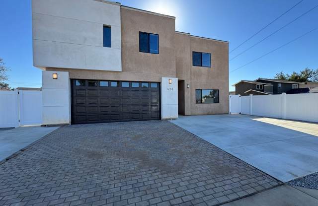 Beautiful Brand New 2 Story Home