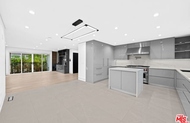 1211 South Sherbourne Drive