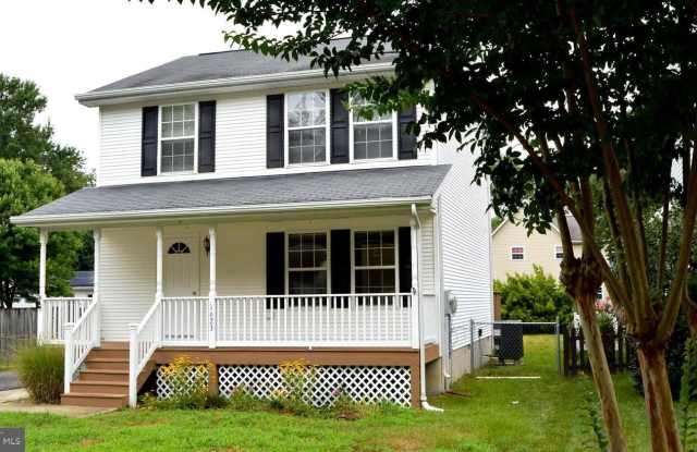 1623 CHESAPEAKE LANE