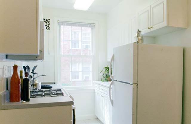 Photo of eaves Tunlaw Gardens