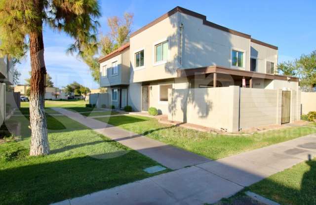 1006 East Diamond Drive