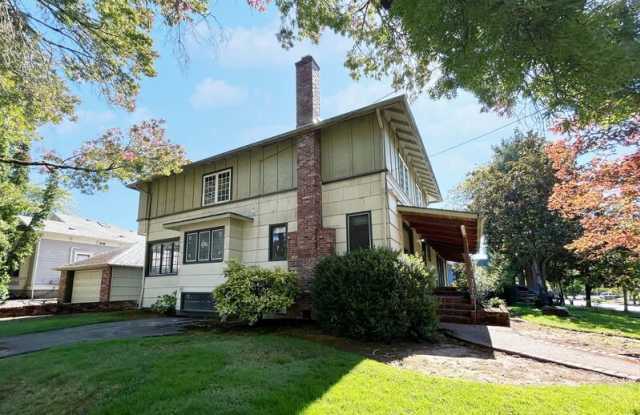 Photo of 2109 Alder Street