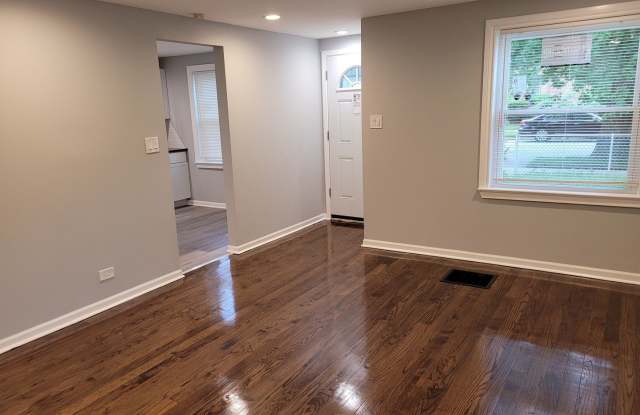 8617 S Bennett Avenue