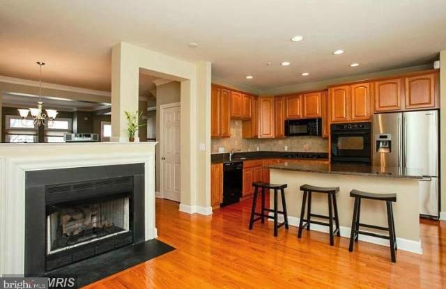 1012 HAVENCREST Street