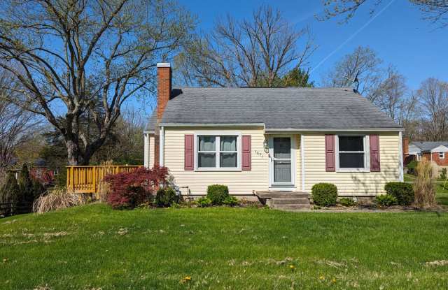 AVAILABLE NOW! - 2 Bedroom / 1 Bath Home in Great Beavercreek Neighborhood!