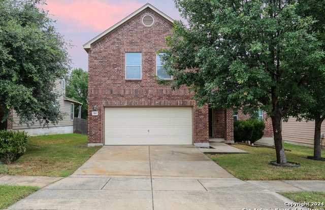 320 Gatewood Cliff