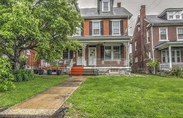 625 New Holland Ave