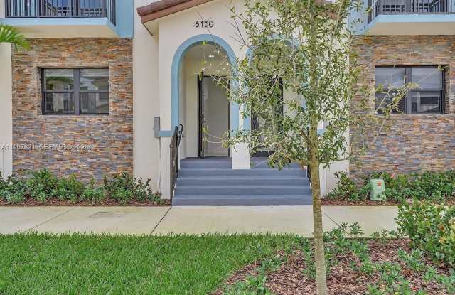 6130 SW 36th Ct